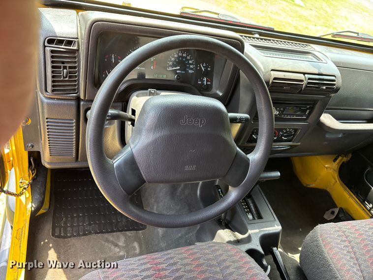 image for item ER3069 2000 Jeep Wrangler SUV