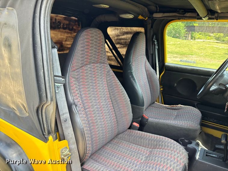 image for item ER3069 2000 Jeep Wrangler SUV