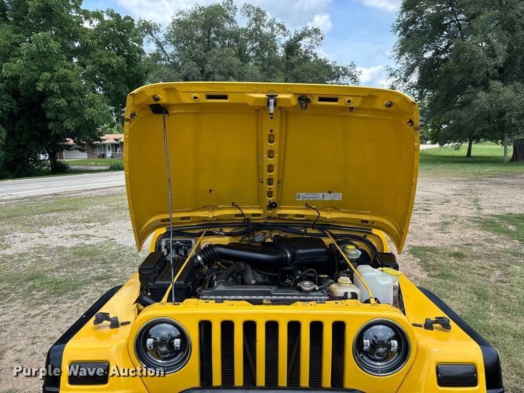 image for item ER3069 2000 Jeep Wrangler SUV