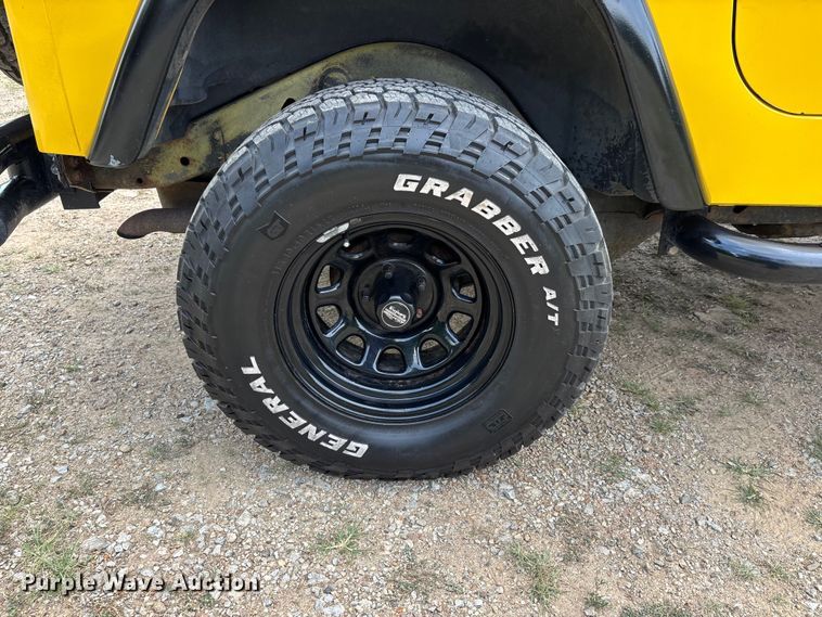 image for item ER3069 2000 Jeep Wrangler SUV