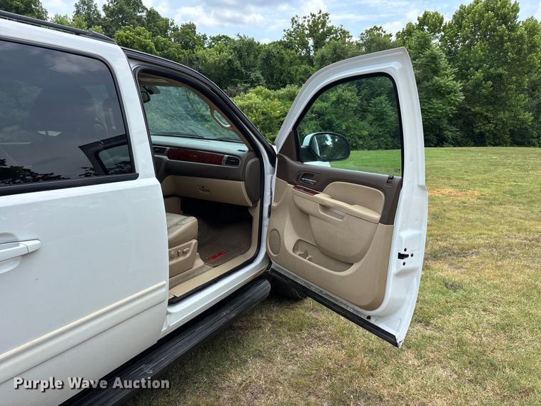 image for item ER3070 2011 GMC Yukon XL SUV