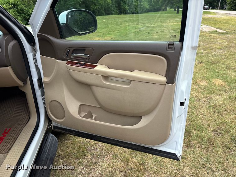 image for item ER3070 2011 GMC Yukon XL SUV