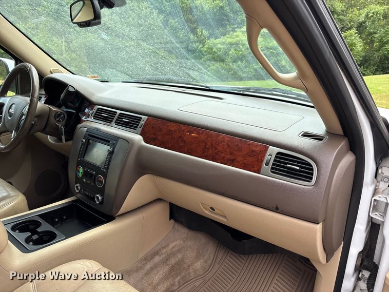 image for item ER3070 2011 GMC Yukon XL SUV