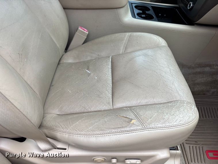 image for item ER3070 2011 GMC Yukon XL SUV