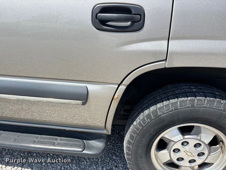 image for item ER3080 2002 Chevrolet Tahoe SUV