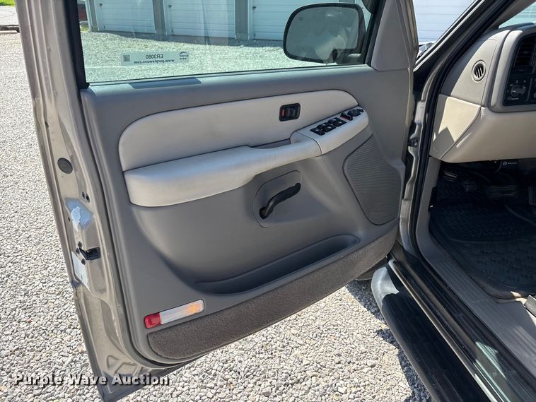 image for item ER3080 2002 Chevrolet Tahoe SUV