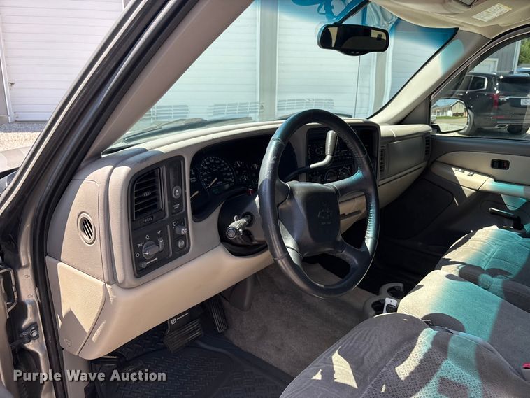 image for item ER3080 2002 Chevrolet Tahoe SUV