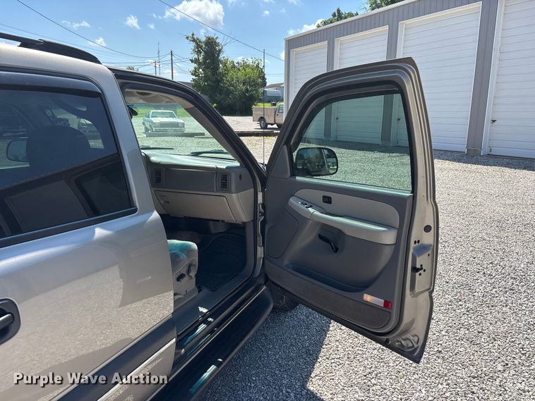 image for item ER3080 2002 Chevrolet Tahoe SUV