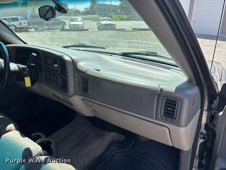 image for item ER3080 2002 Chevrolet Tahoe SUV