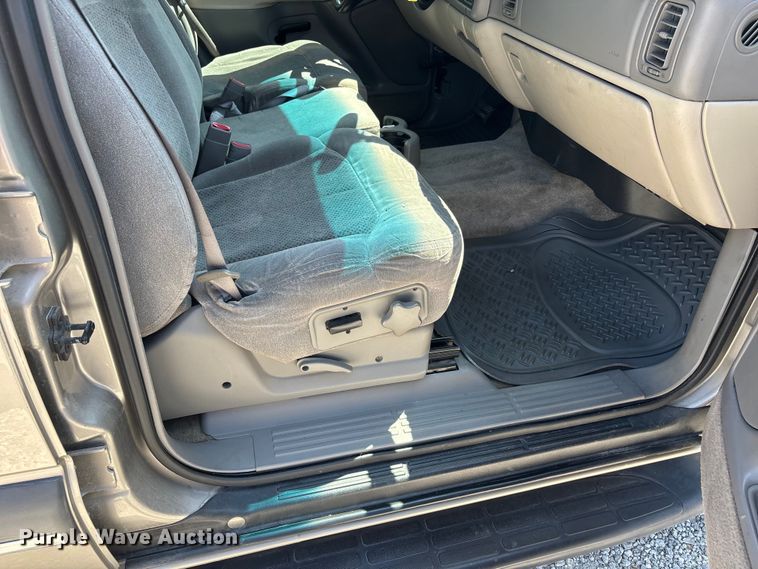 image for item ER3080 2002 Chevrolet Tahoe SUV