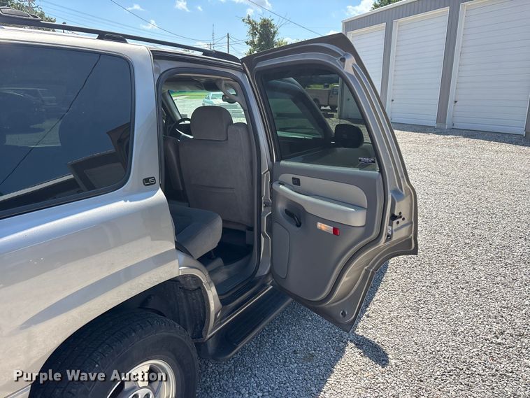image for item ER3080 2002 Chevrolet Tahoe SUV