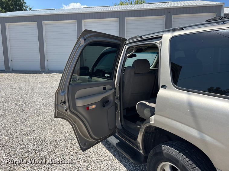 image for item ER3080 2002 Chevrolet Tahoe SUV