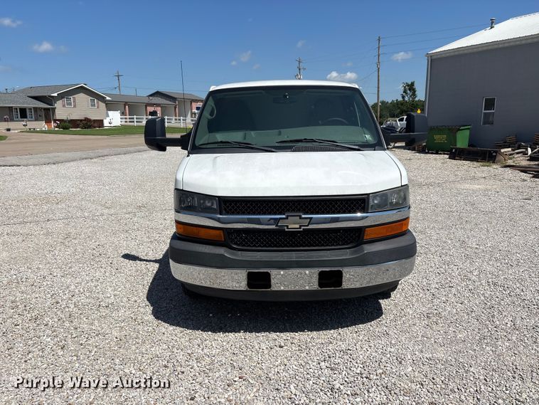 image for item ER3081 2014 Chevrolet Express 4500 van cab and chassis