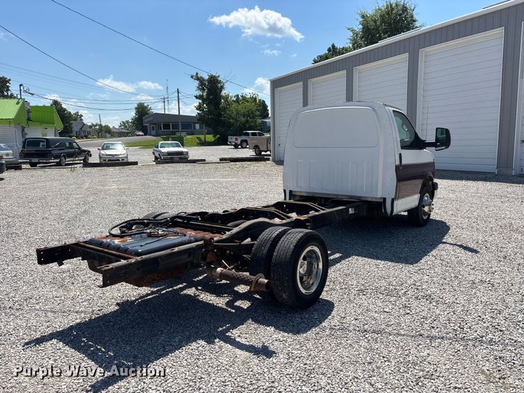 image for item ER3081 2014 Chevrolet Express 4500 van cab and chassis