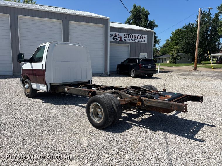 image for item ER3081 2014 Chevrolet Express 4500 van cab and chassis