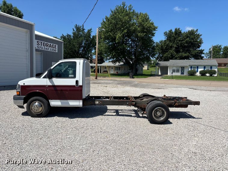 image for item ER3081 2014 Chevrolet Express 4500 van cab and chassis