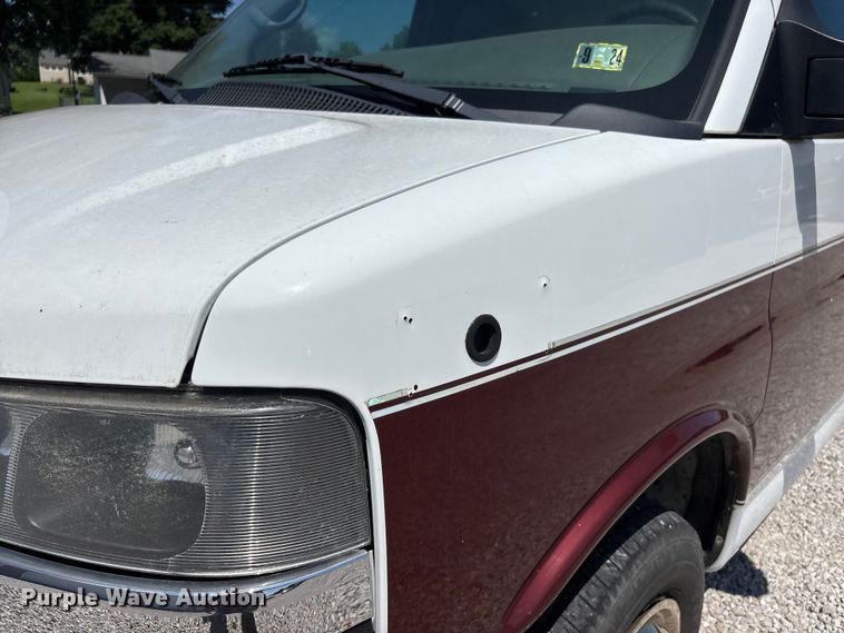 image for item ER3081 2014 Chevrolet Express 4500 van cab and chassis