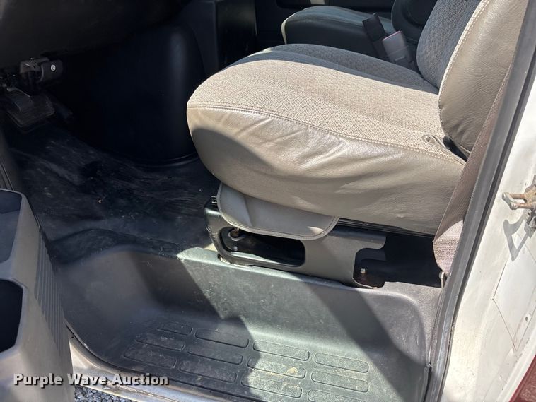 image for item ER3081 2014 Chevrolet Express 4500 van cab and chassis