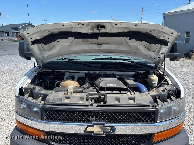 image for item ER3081 2014 Chevrolet Express 4500 van cab and chassis