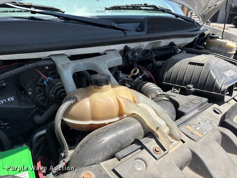 image for item ER3081 2014 Chevrolet Express 4500 van cab and chassis