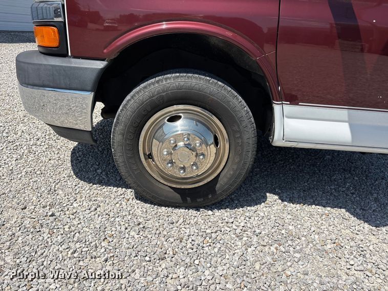 image for item ER3081 2014 Chevrolet Express 4500 van cab and chassis