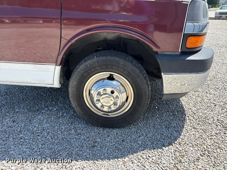 image for item ER3081 2014 Chevrolet Express 4500 van cab and chassis