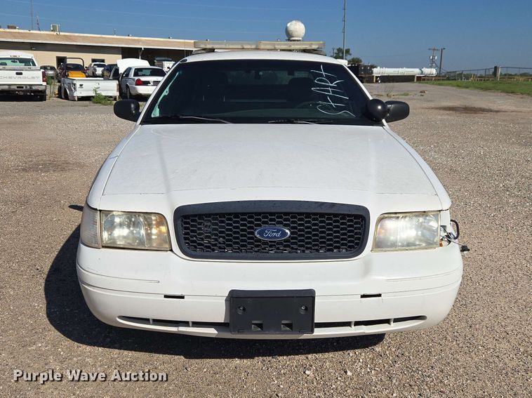 image for item ER8634 2003 Ford Crown Victoria Police Interceptor 