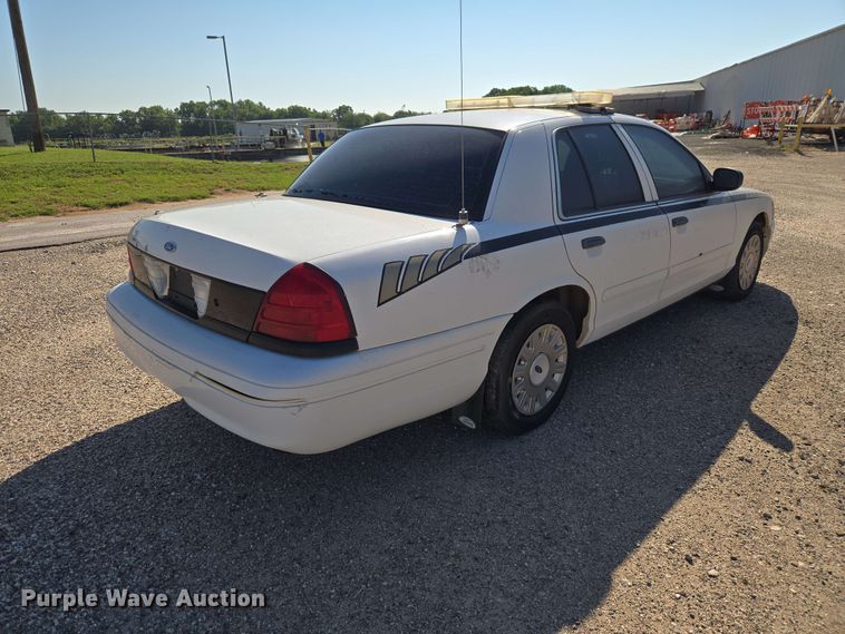 image for item ER8634 2003 Ford Crown Victoria Police Interceptor 