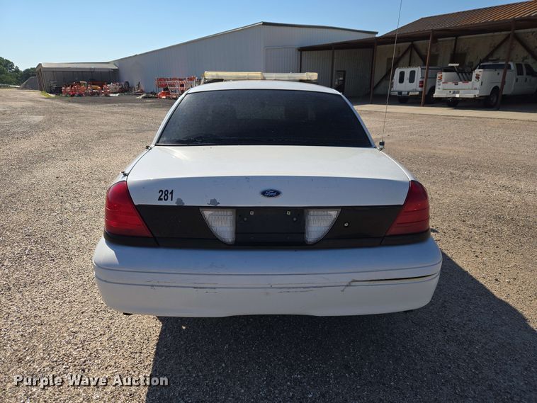 image for item ER8634 2003 Ford Crown Victoria Police Interceptor 