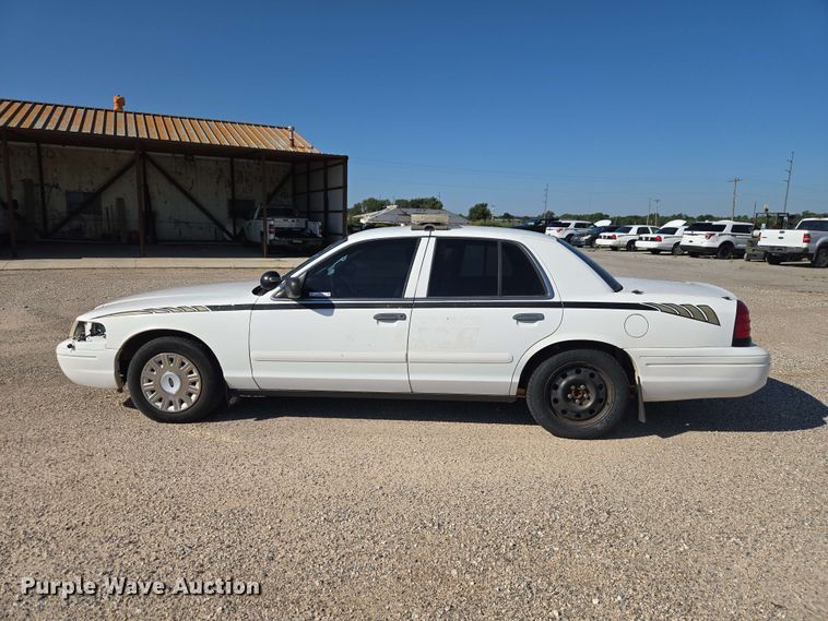image for item ER8634 2003 Ford Crown Victoria Police Interceptor 