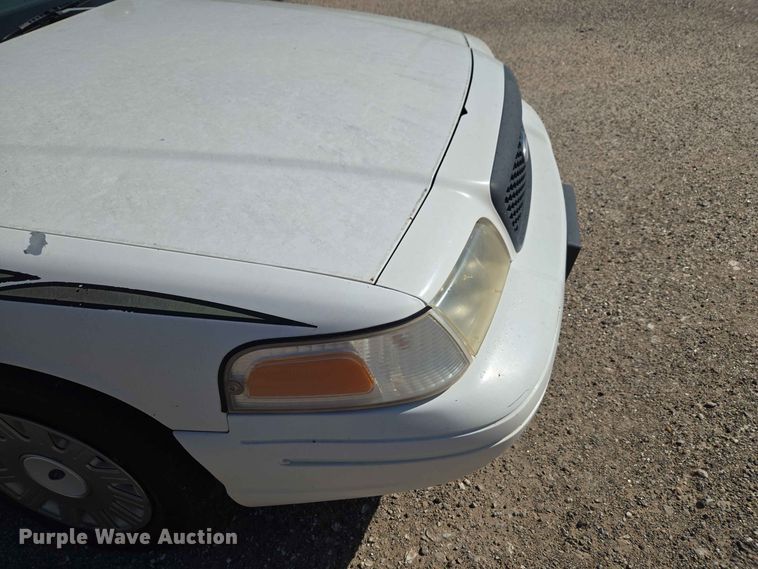 image for item ER8634 2003 Ford Crown Victoria Police Interceptor 