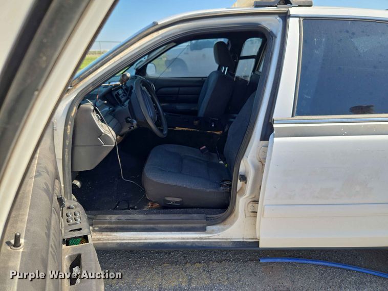 image for item ER8634 2003 Ford Crown Victoria Police Interceptor 