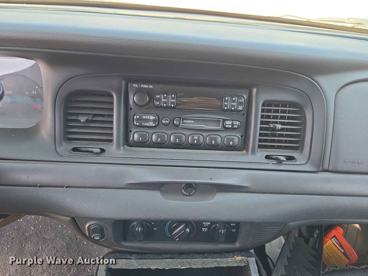image for item ER8634 2003 Ford Crown Victoria Police Interceptor 