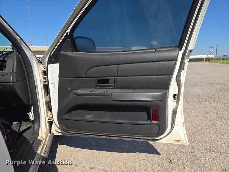 image for item ER8634 2003 Ford Crown Victoria Police Interceptor 