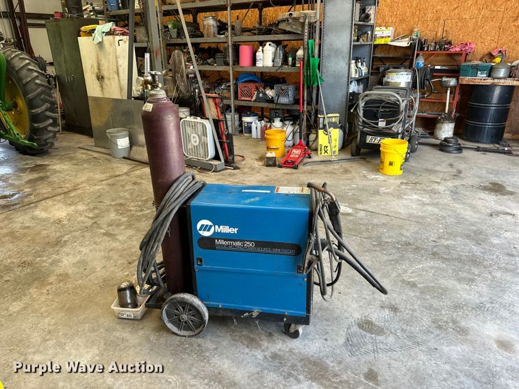 image for item ES6519 Miller Millermatic 250 welder