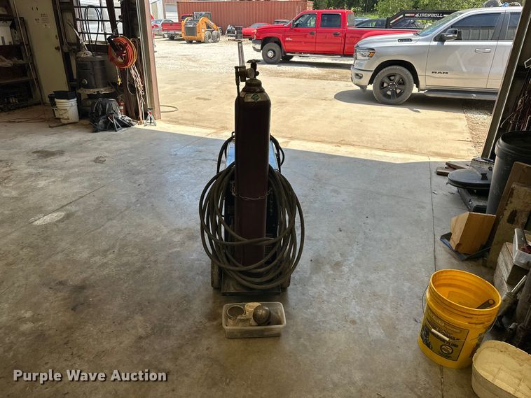 image for item ES6519 Miller Millermatic 250 welder