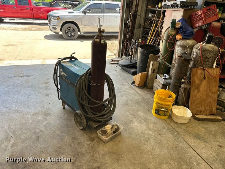 image for item ES6519 Miller Millermatic 250 welder