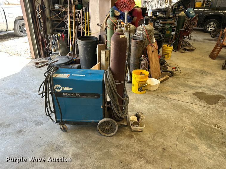 image for item ES6519 Miller Millermatic 250 welder