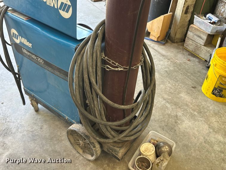 image for item ES6519 Miller Millermatic 250 welder