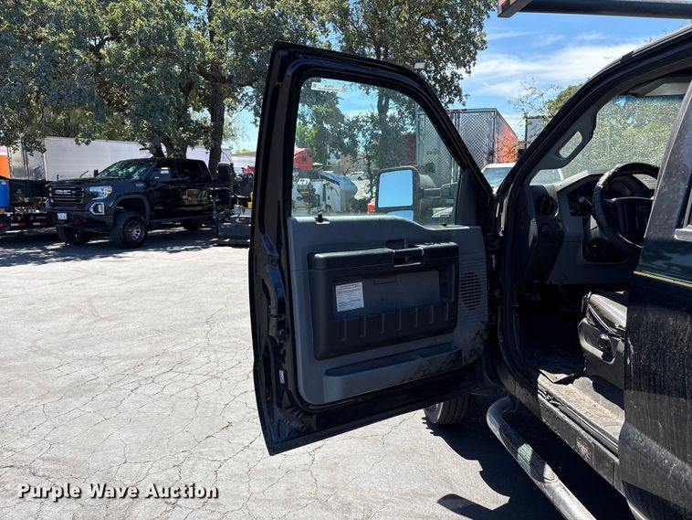 image for item ET0538 2015 Ford F-550 Crew Cab utility / service truck