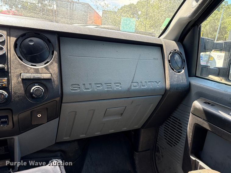 image for item ET0538 2015 Ford F-550 Crew Cab utility / service truck