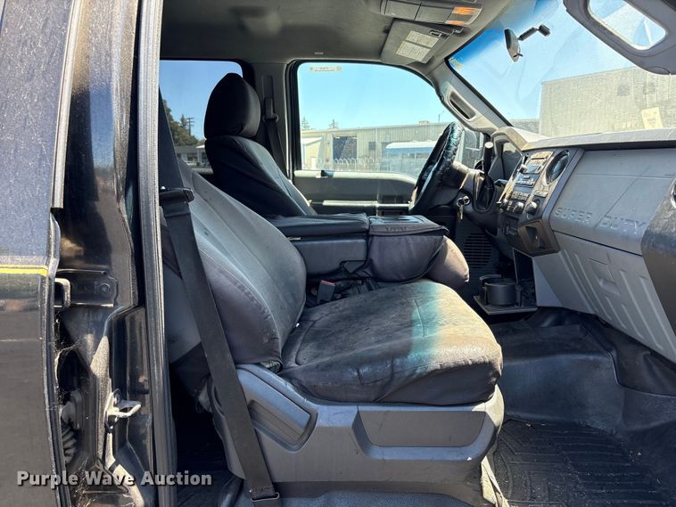 image for item ET0538 2015 Ford F-550 Crew Cab utility / service truck