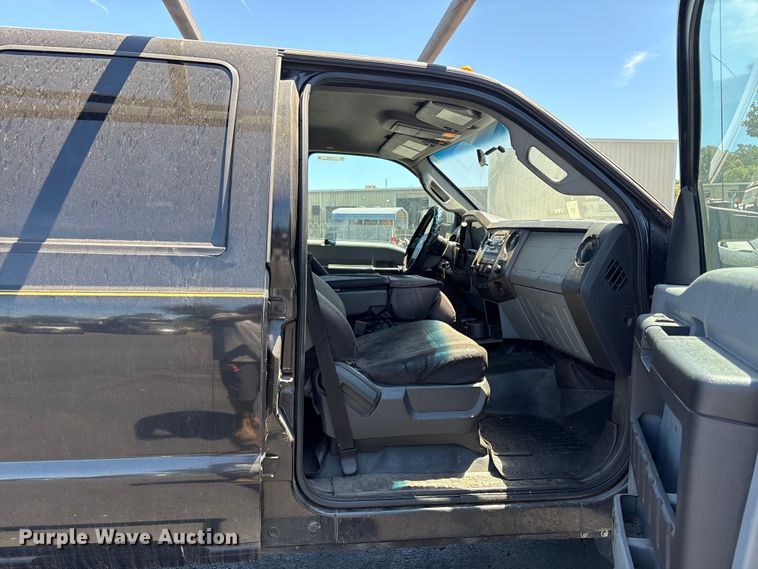 image for item ET0538 2015 Ford F-550 Crew Cab utility / service truck