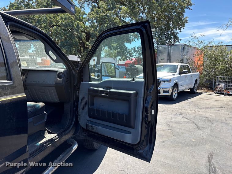 image for item ET0538 2015 Ford F-550 Crew Cab utility / service truck
