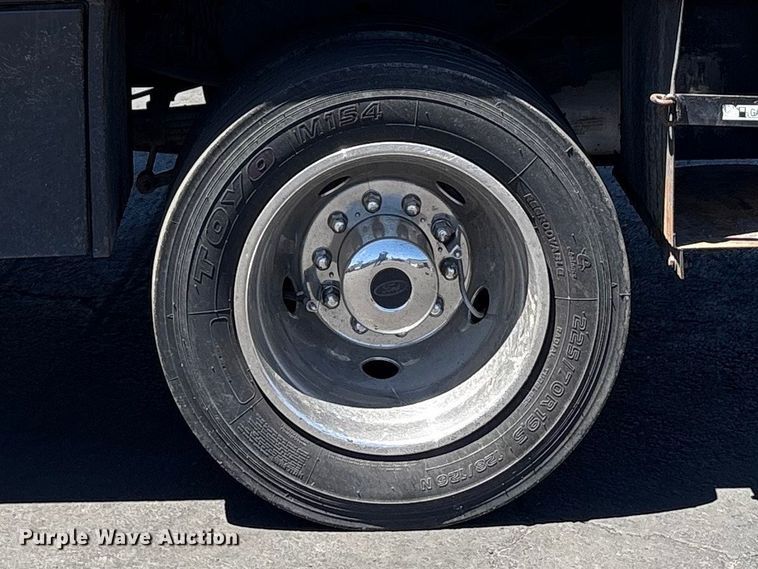 image for item ET0538 2015 Ford F-550 Crew Cab utility / service truck