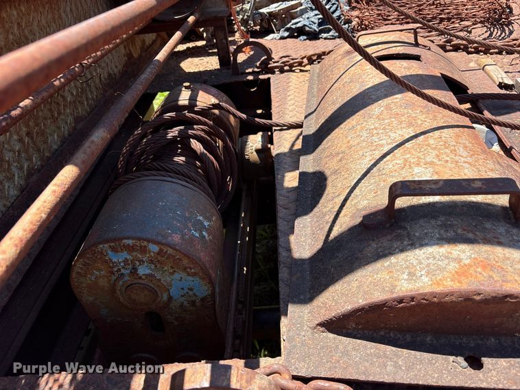 image for item ET2062 1985 Dodge D350 flatbed truck