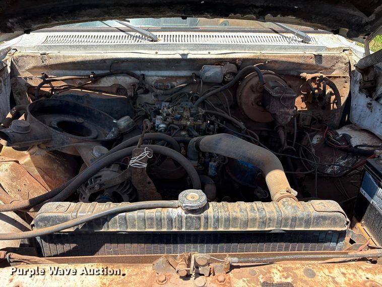 image for item ET2062 1985 Dodge D350 flatbed truck