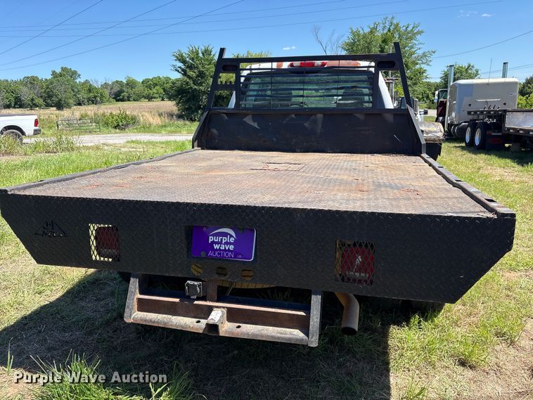 image for item ET2070 2014 Chevrolet Silverado 3500HD Crew Cab flatbed pickup truck