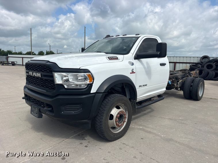 image for item ET2258 2019 RAM 5500 truck cab and chassis