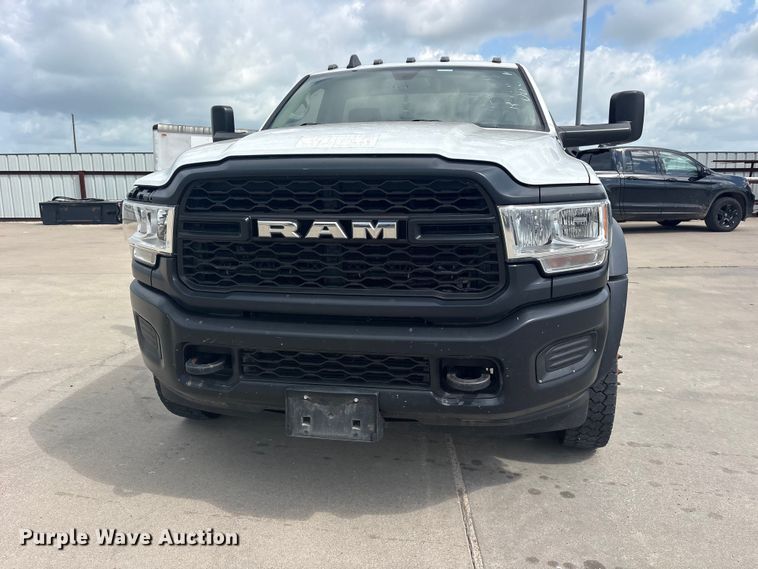 image for item ET2258 2019 RAM 5500 truck cab and chassis